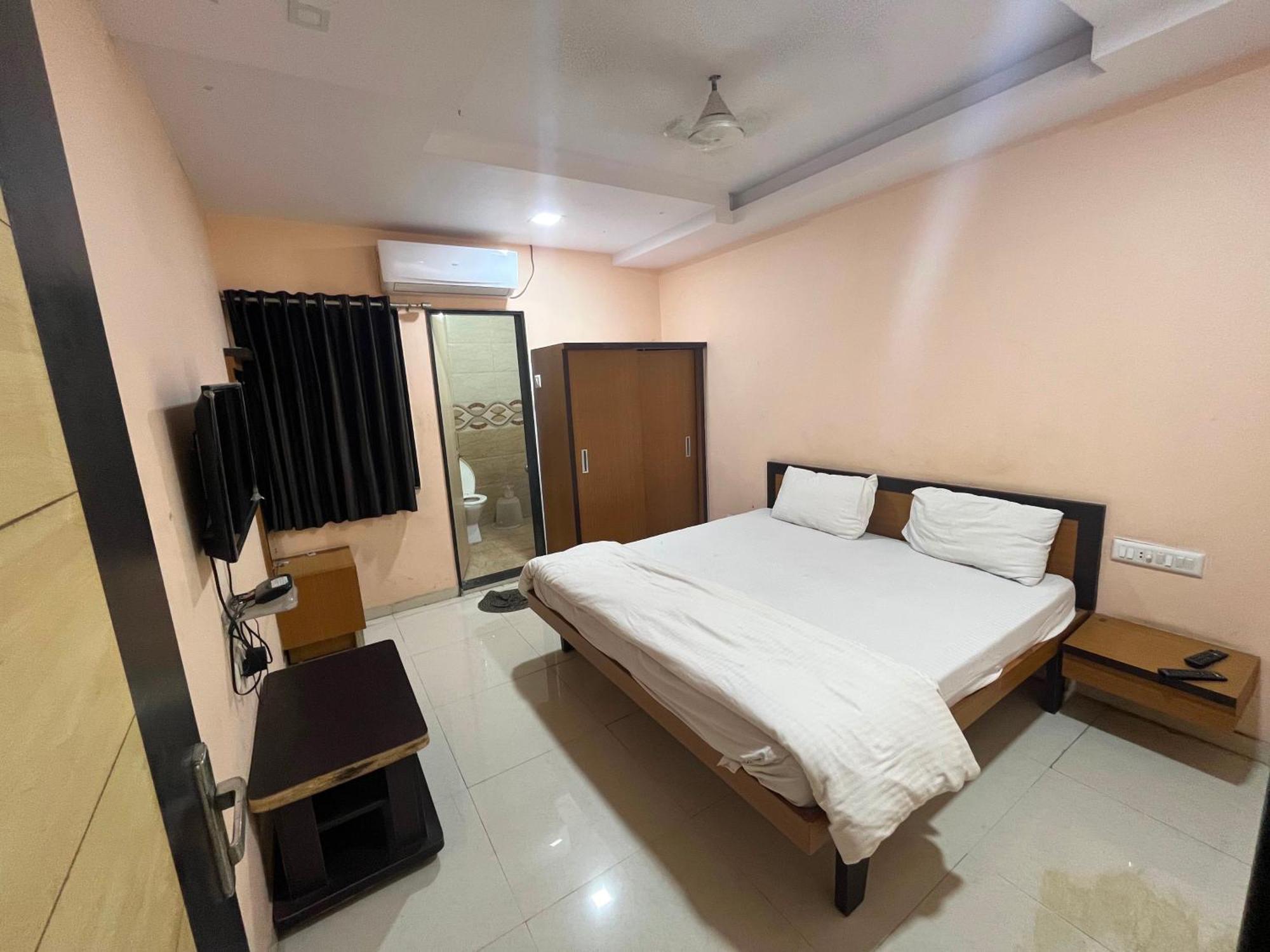 Oyo Hotel Rio Inn Ананд Екстер'єр фото