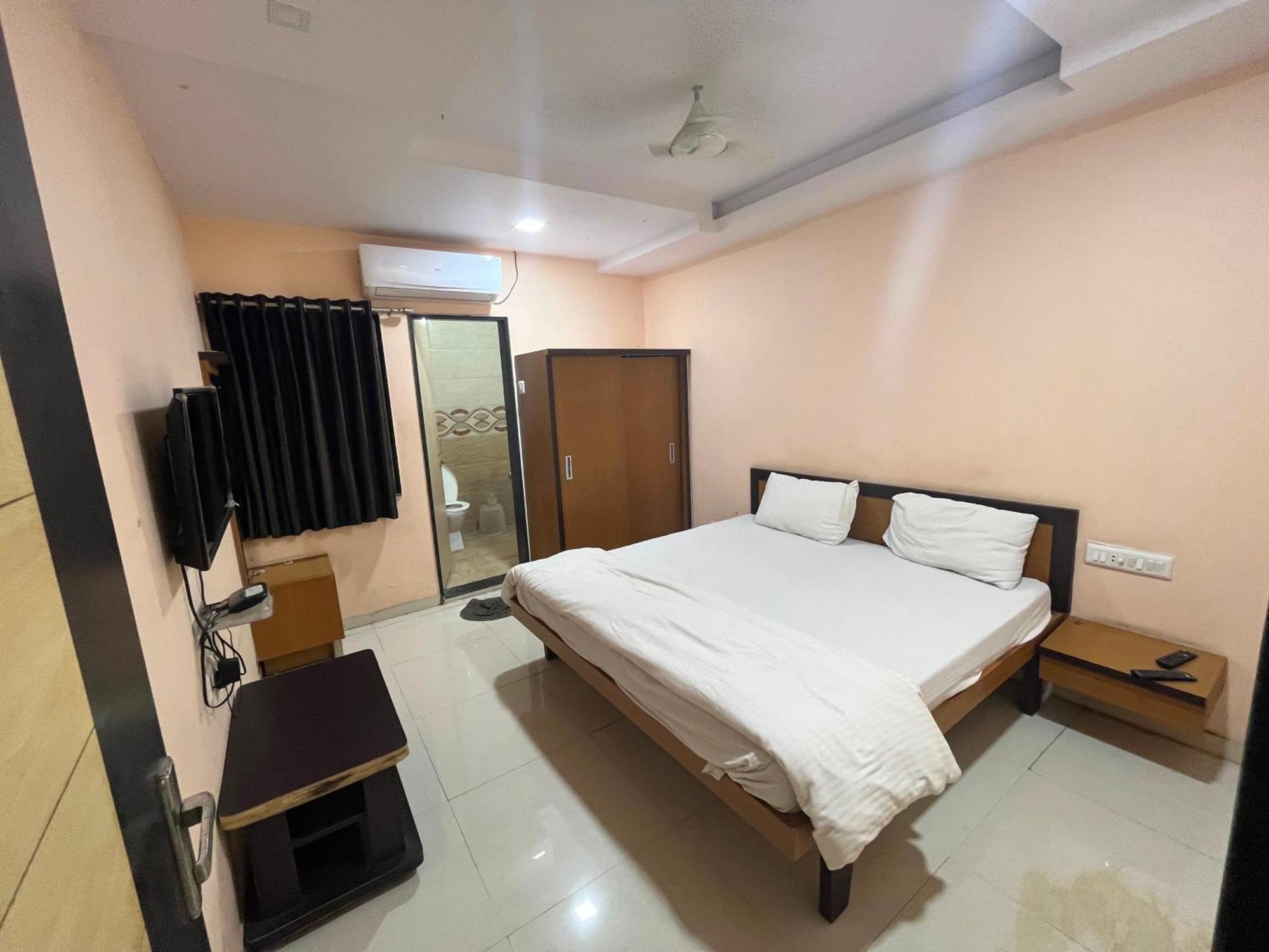 Oyo Hotel Rio Inn Ананд Екстер'єр фото